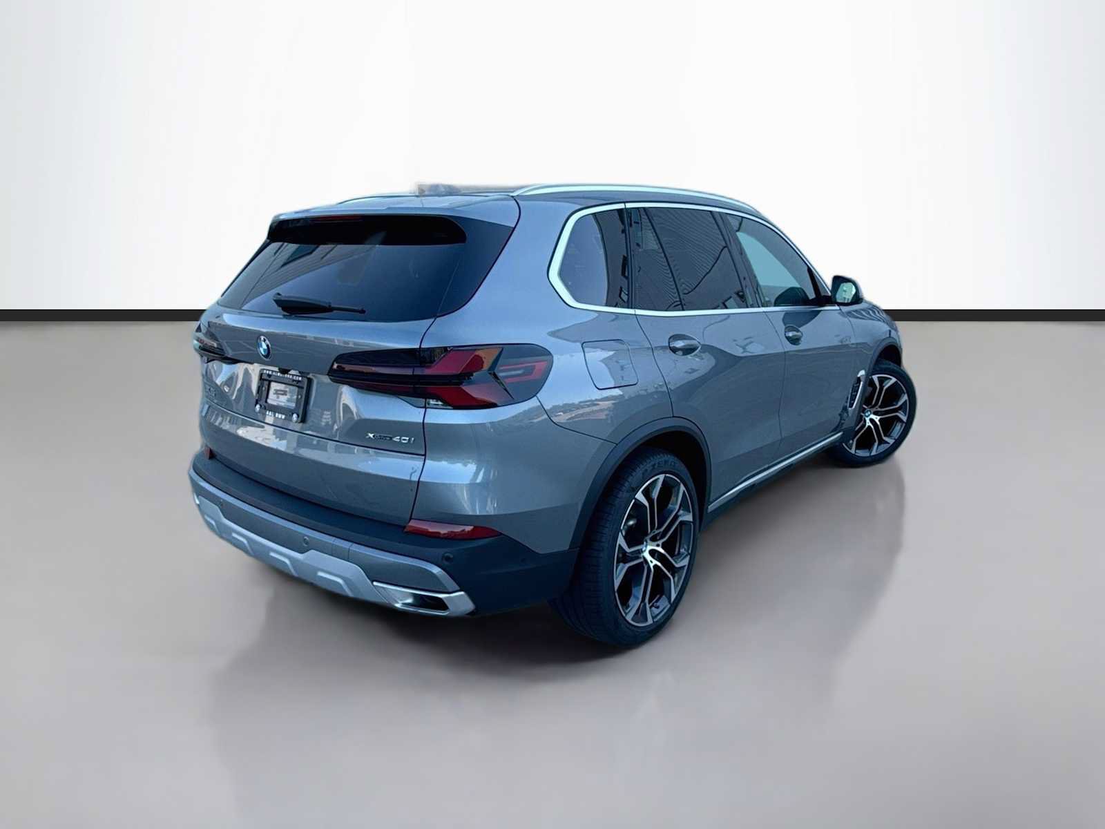 Used 2026 BMW X5 xDrive40i AWD/4WD image 3