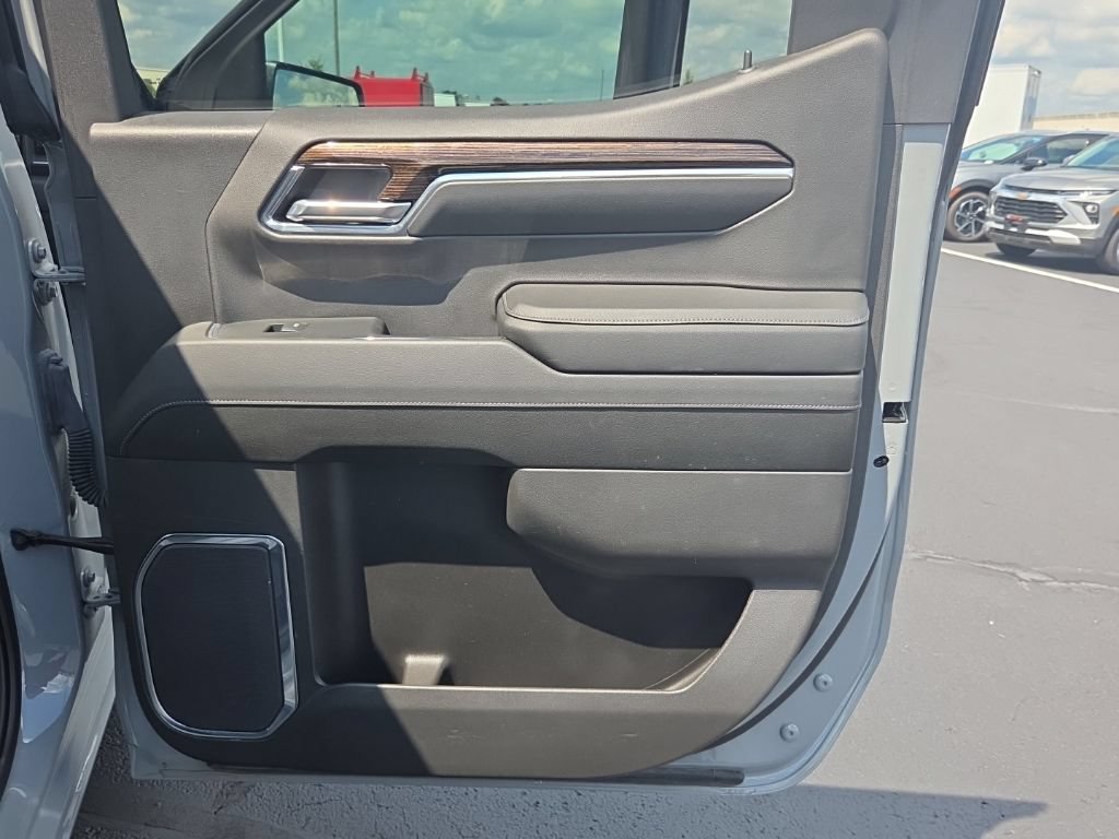 Used 2024 GMC Sierra 1500 SLE AWD/4WD image 16