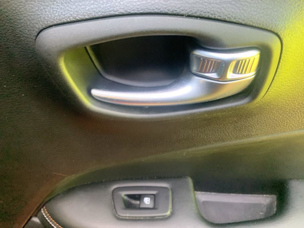 Used 2018 Jeep Compass Latitude w/ Popular Equipment Group image 26