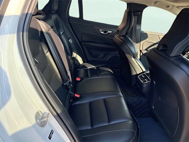 Used 2024 Volvo V60 B5 Cross Country Ultimate w/ Protection Package Premier image 10