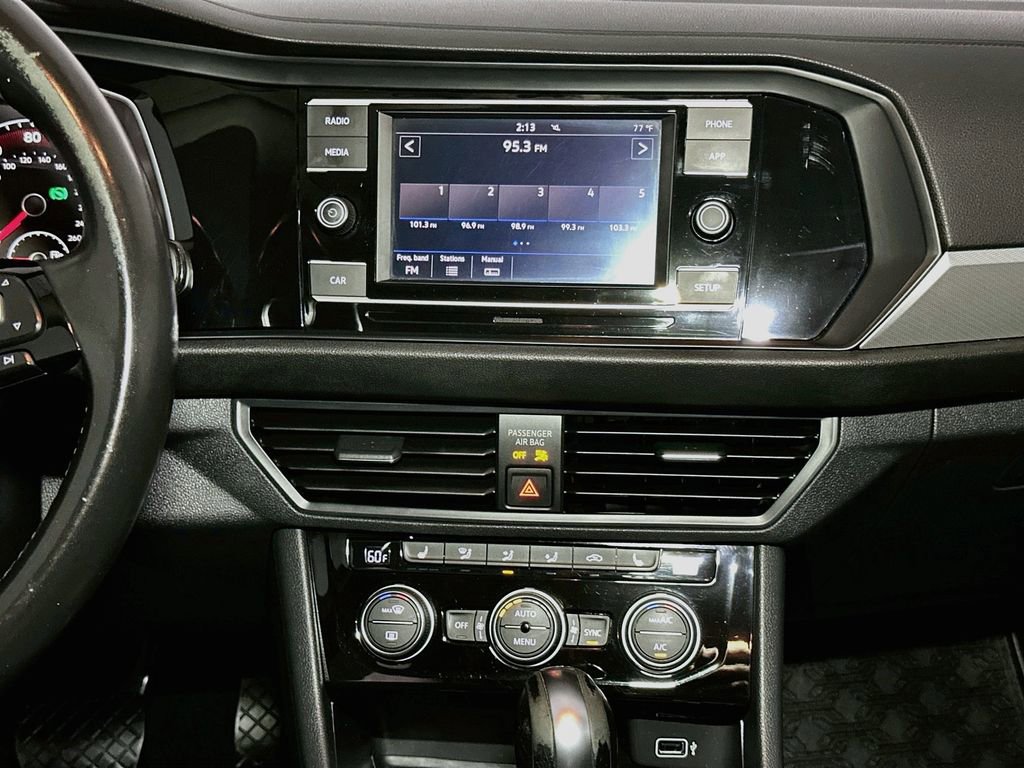 Used 2019 Volkswagen Jetta SE FWD image 11