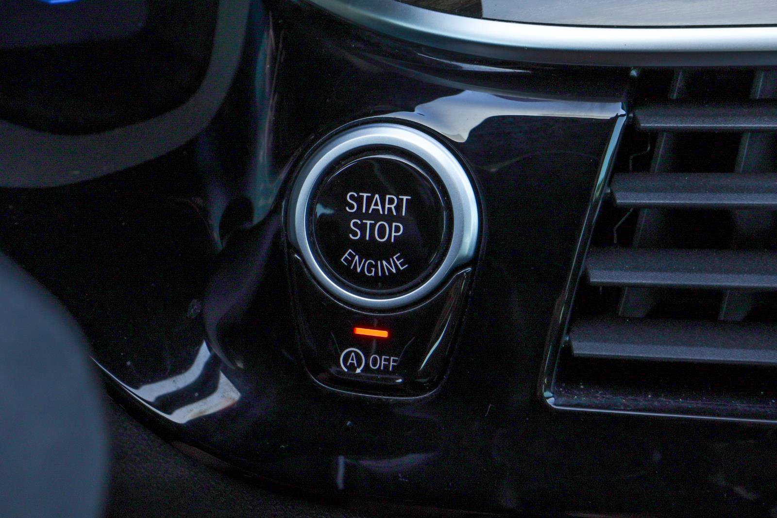 Used 2021 BMW 530i xDrive w/ Premium Package AWD/4WD image 13