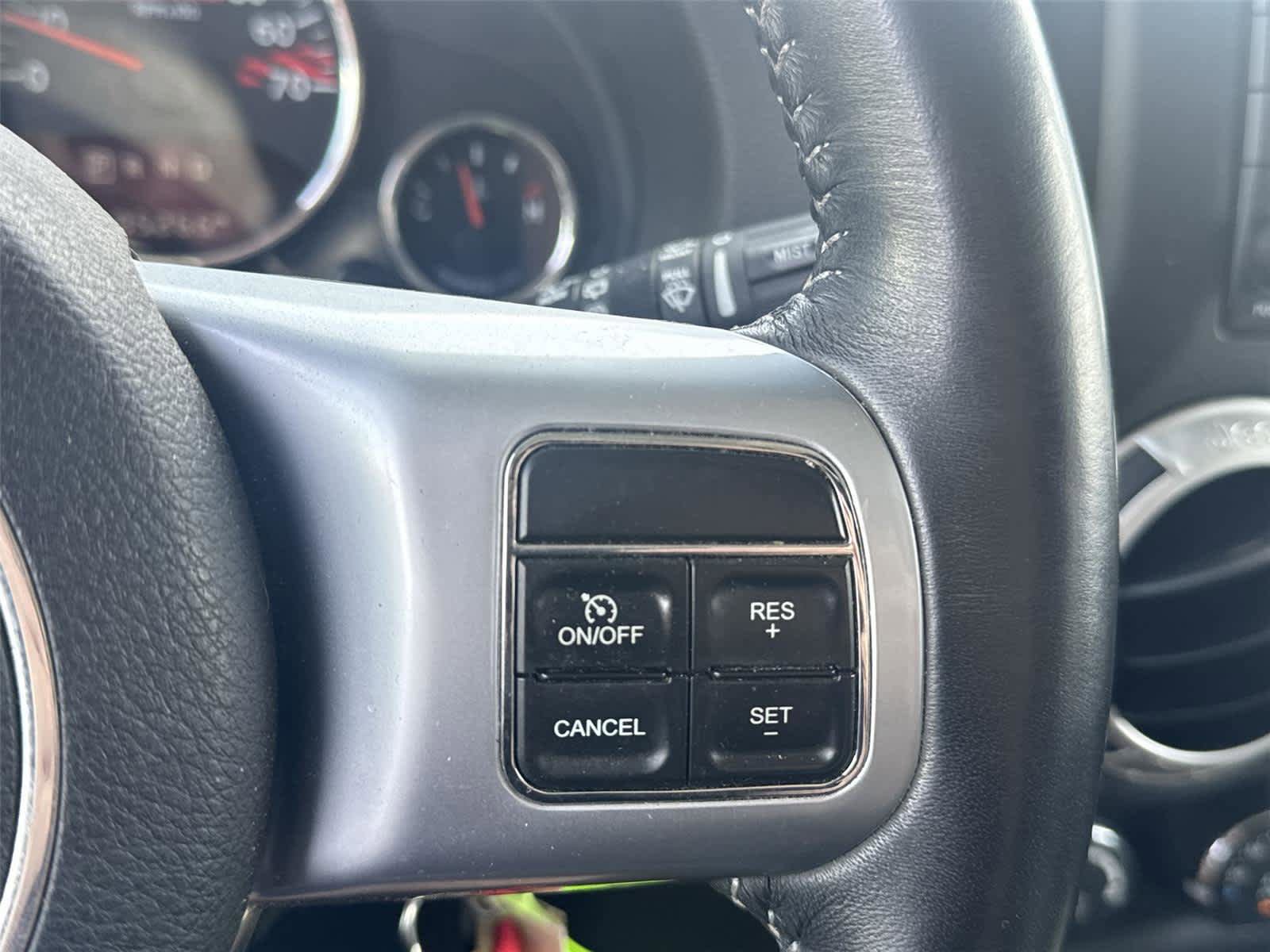 Used 2016 Jeep Wrangler Unlimited Rubicon AWD/4WD image 24