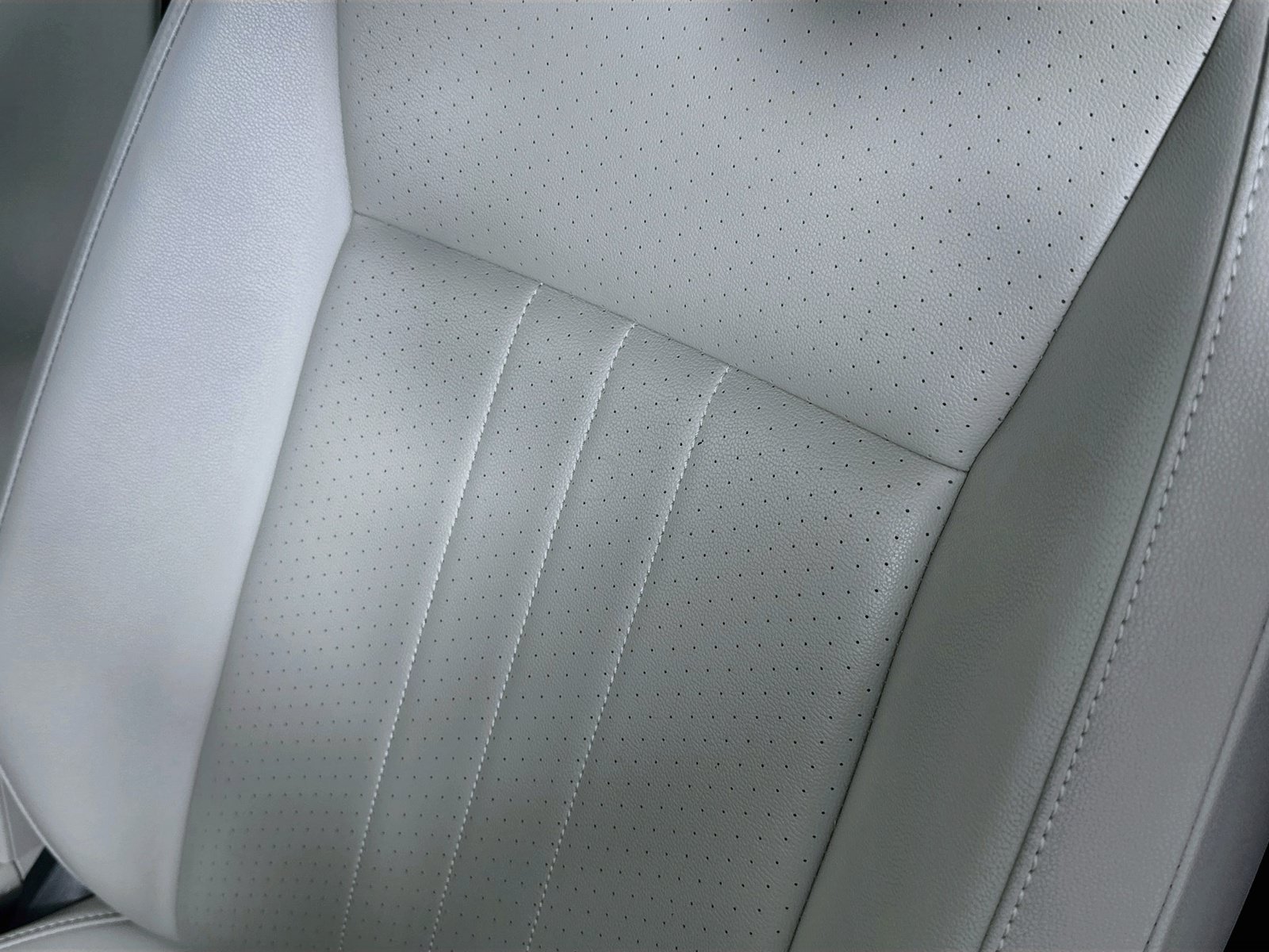 Used 2024 Volkswagen Tiguan SE FWD image 18