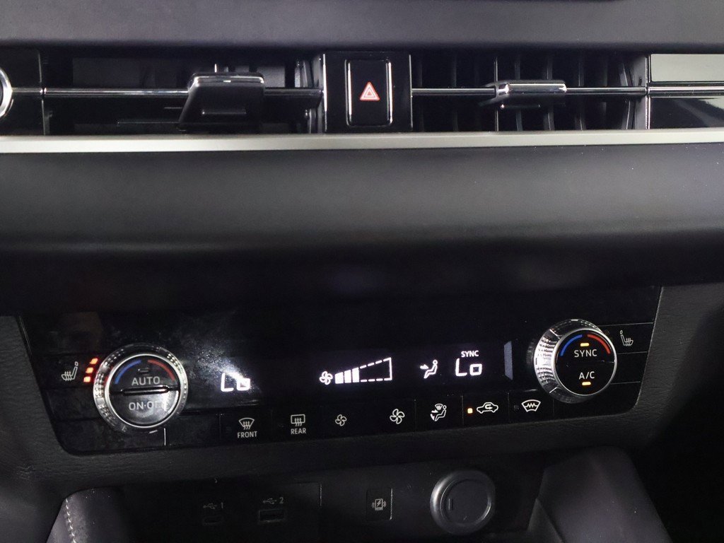 Used 2024 Mitsubishi Outlander SE Black Edition image 48