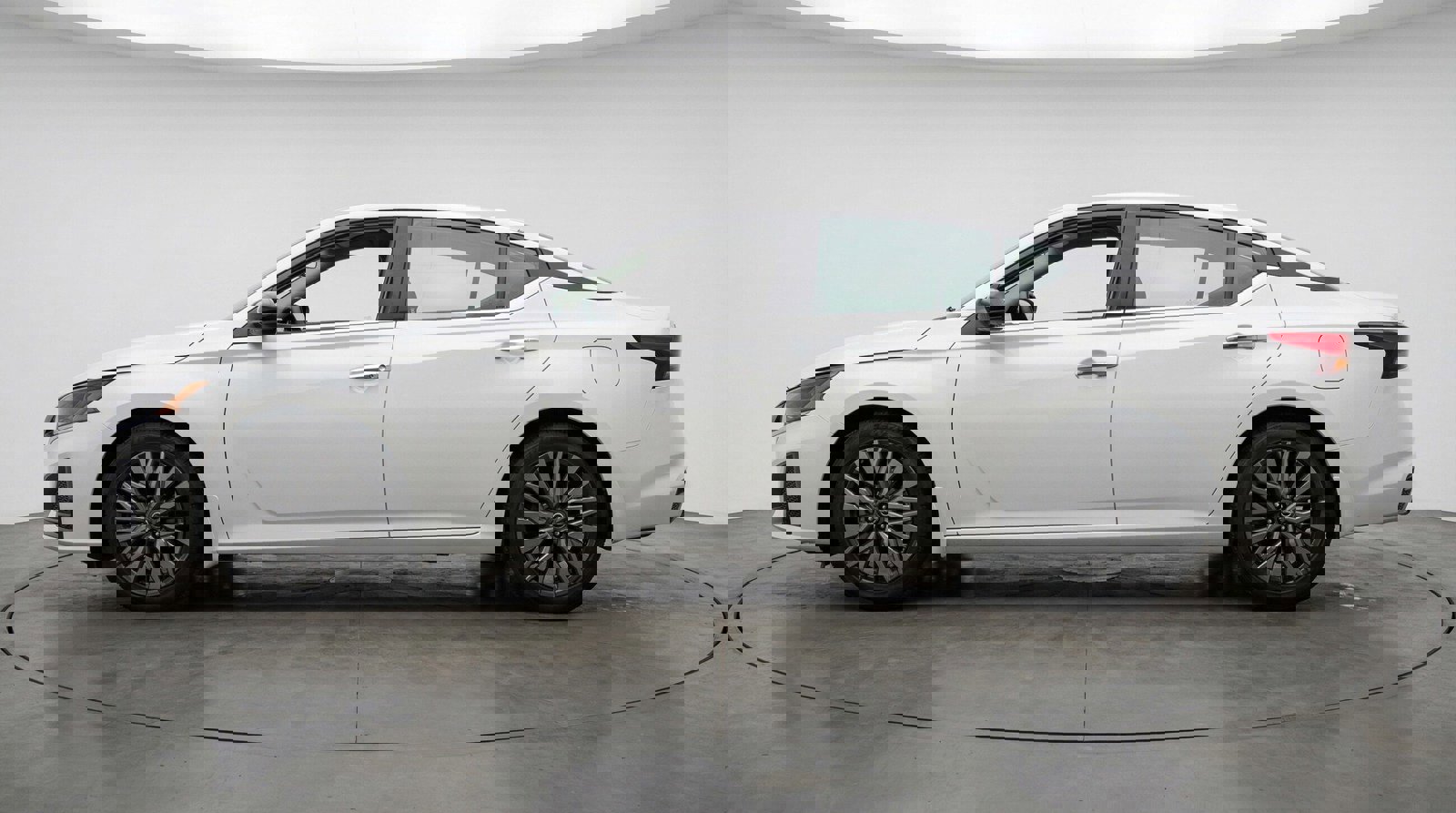 Used 2025 Nissan Altima 2.5 SV image 4