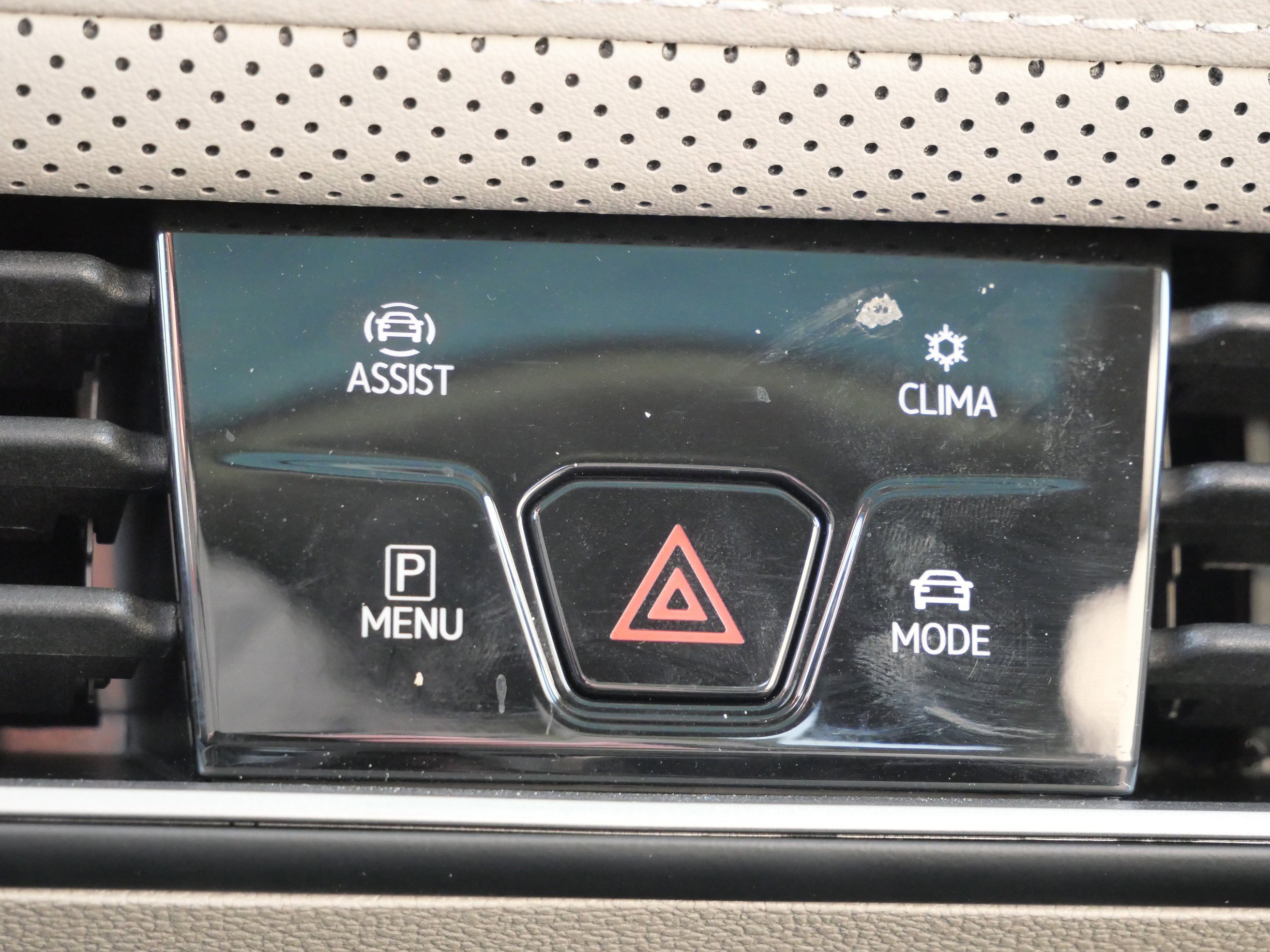 Certified 2024 Volkswagen Atlas SEL Premium R-Line image 29