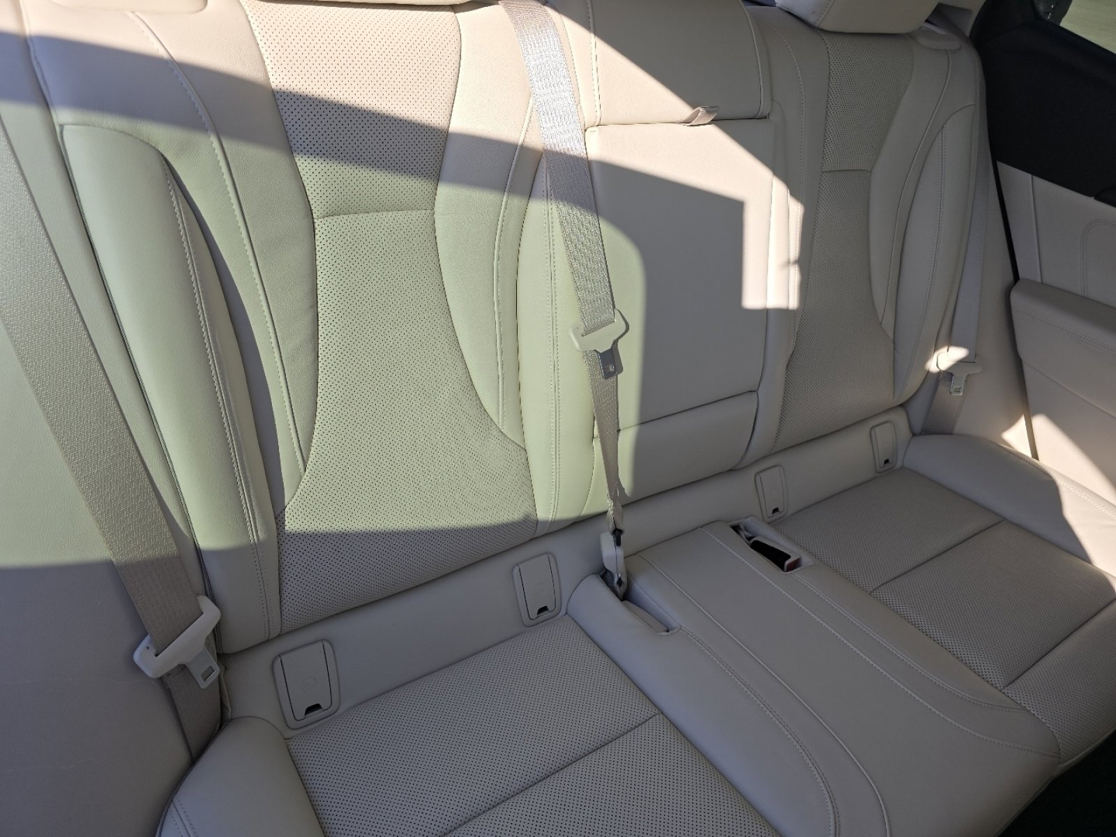 Used 2021 Buick Envision Essence image 26