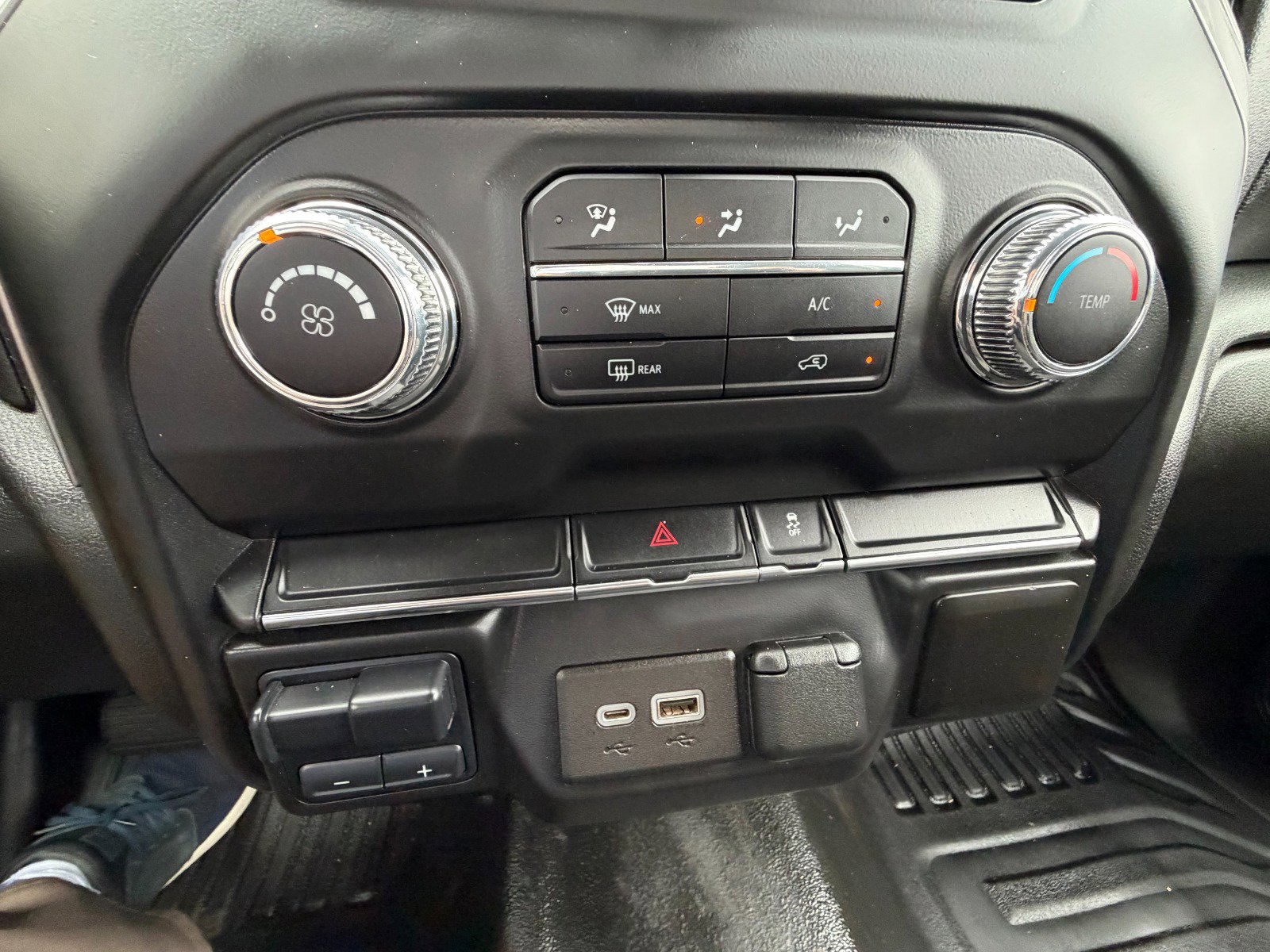 Used 2021 GMC Sierra 3500 4x4 Regular Cab w/ Convenience Package image 17
