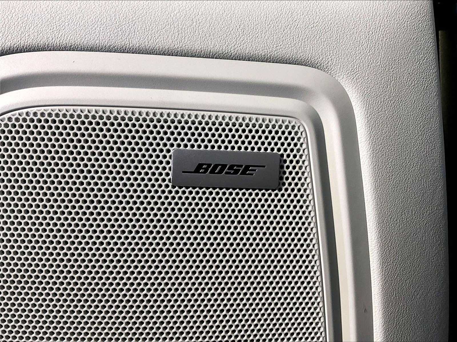 Certified 2023 Porsche Macan S AWD/4WD image 38