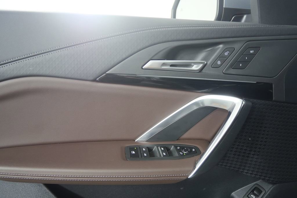 Certified 2025 BMW X2 xDrive28i AWD/4WD image 8