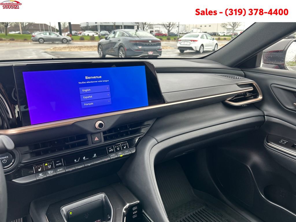 Certified 2025 Toyota Crown Signia image 17