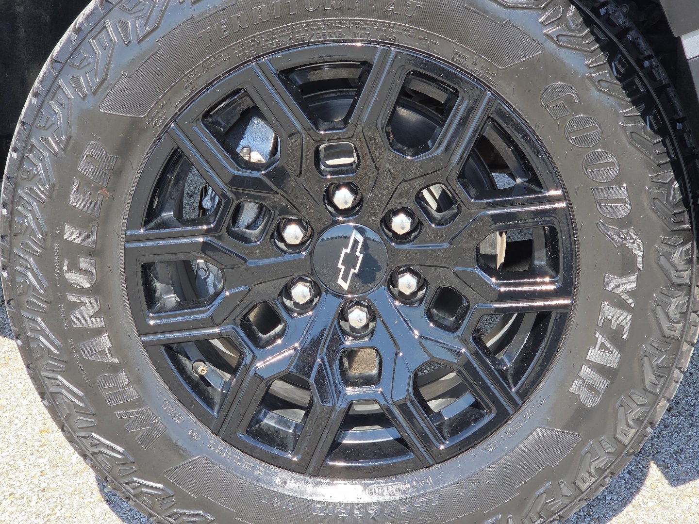 Used 2024 Chevrolet Colorado Trail Boss w/ Advanced Trailering Package AWD/4WD image 10
