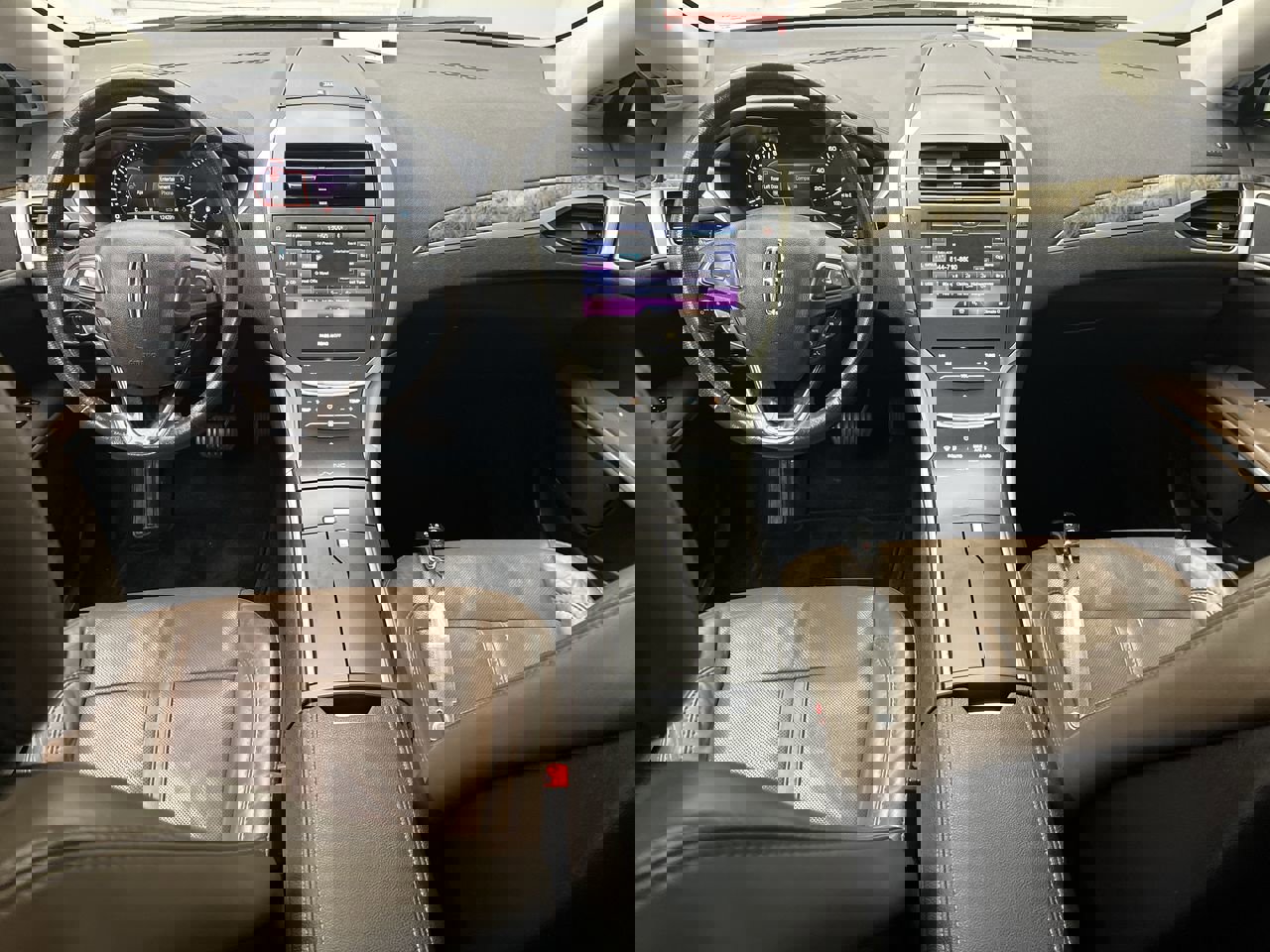 Used 2014 Lincoln MKZ image 4