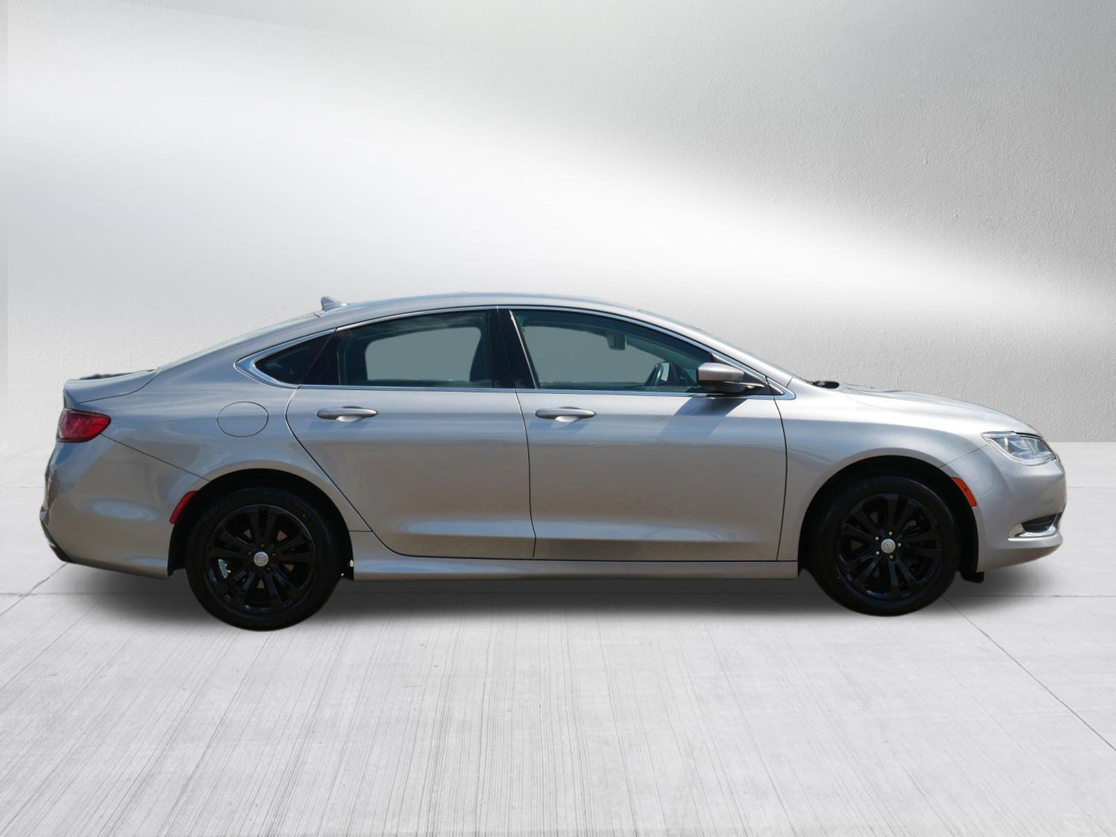 Used 2016 Chrysler 200 Limited w/ Convenience Group FWD image 8
