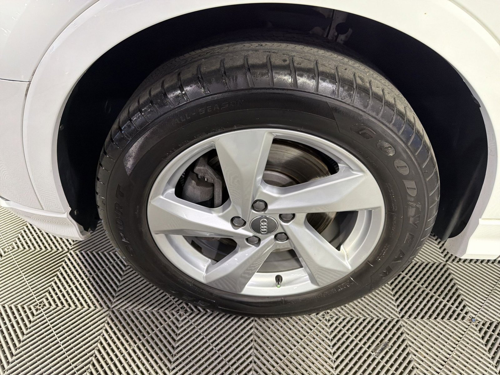 Used 2020 Audi Q3 2.0T Premium Plus image 16