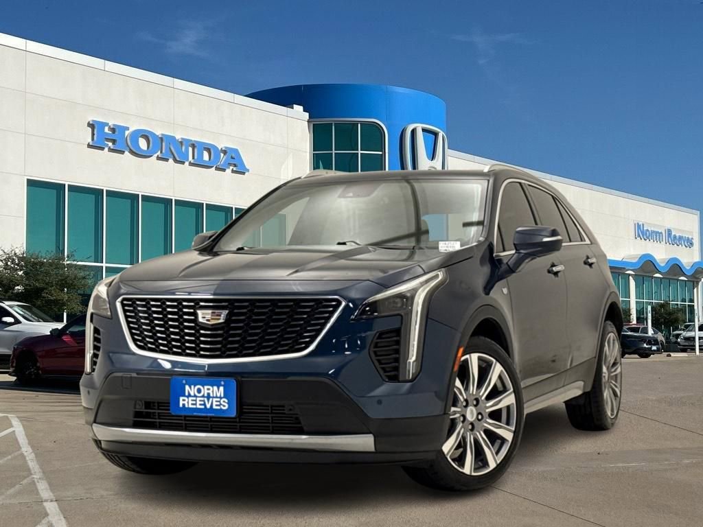Used 2021 Cadillac XT4 Premium Luxury FWD image 1