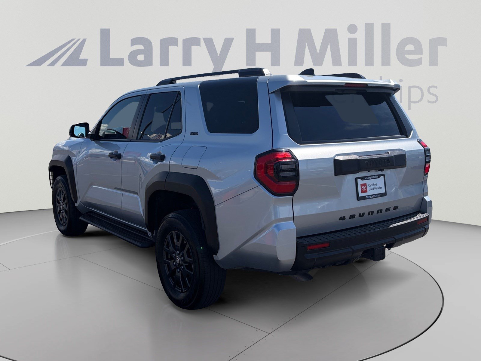 Certified 2025 Toyota 4Runner SR5 AWD/4WD image 3