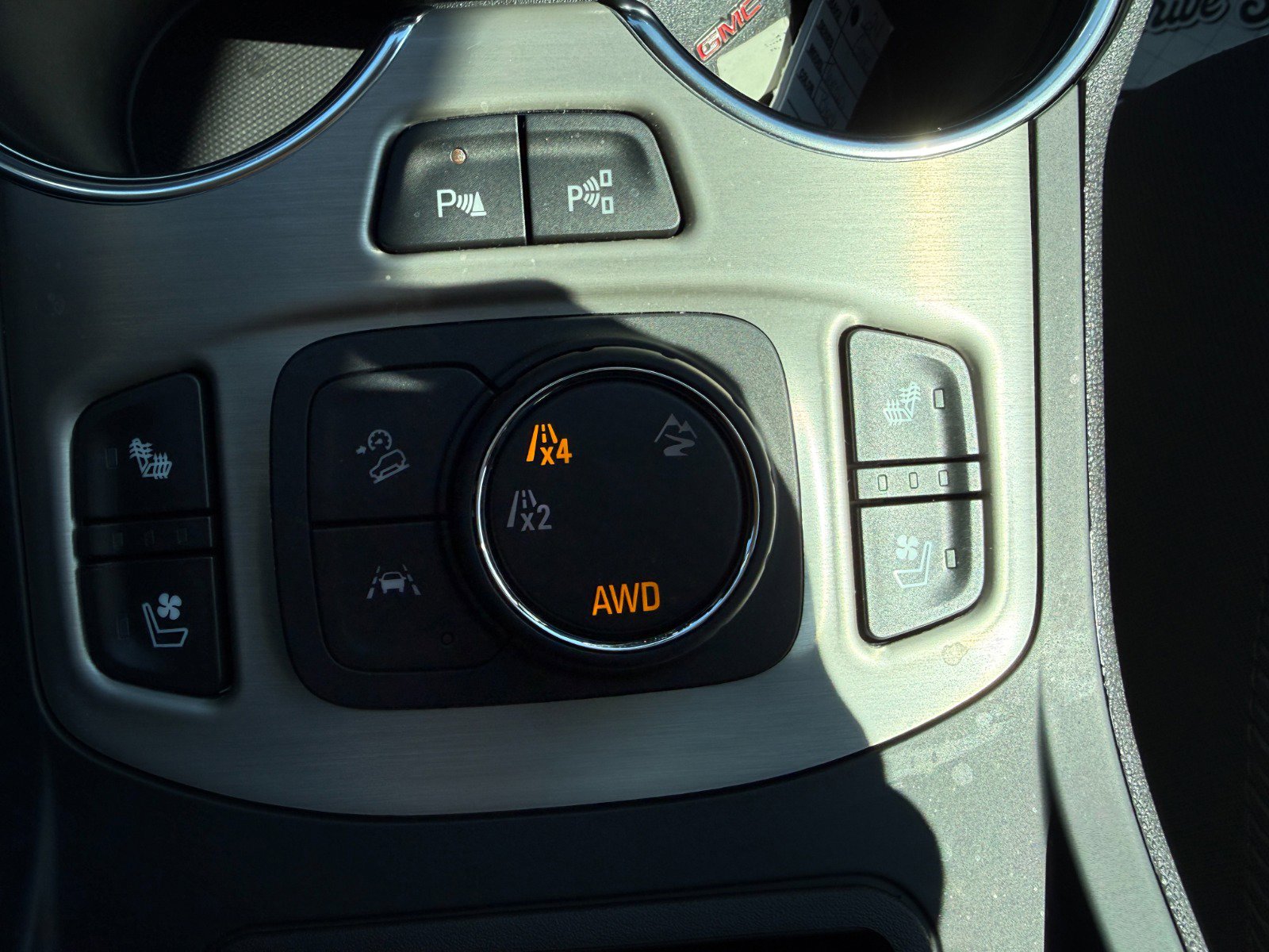 Used 2024 GMC Terrain Denali w/ Black Diamond Edition image 38