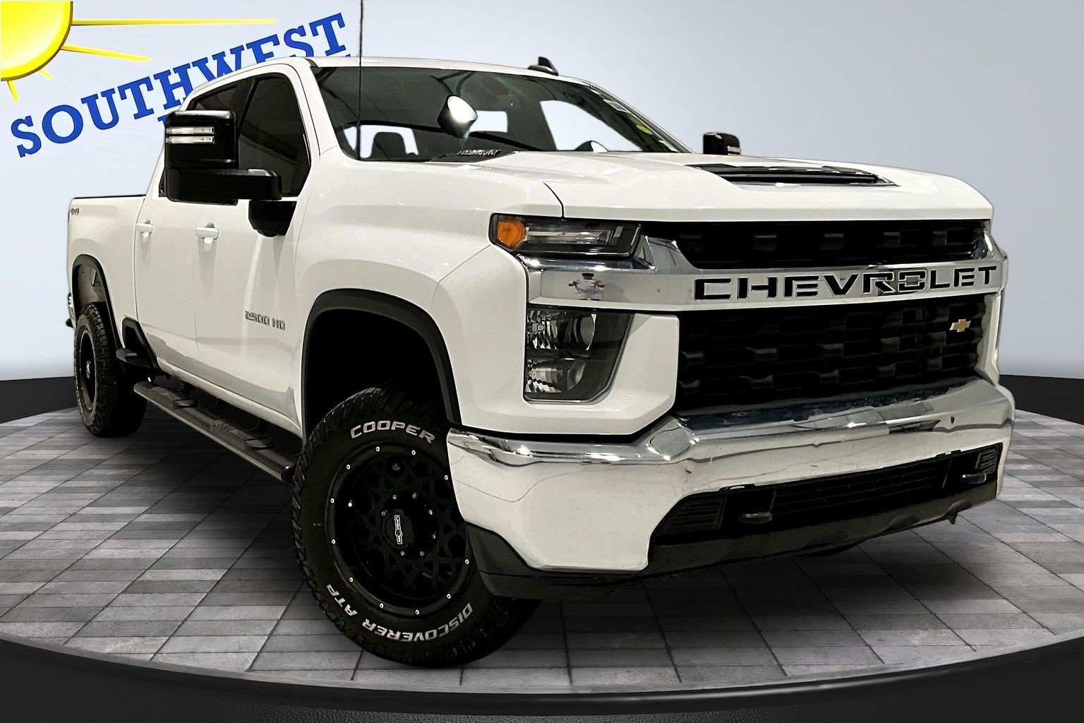 Used 2022 Chevrolet Silverado 2500 LT w/ Fleet Comfort Package AWD/4WD image 3