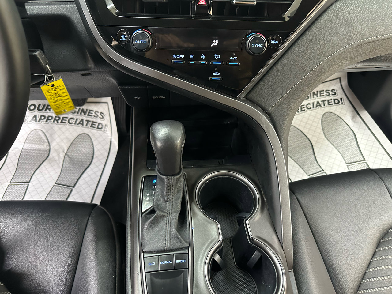 Used 2023 Toyota Camry SE image 28