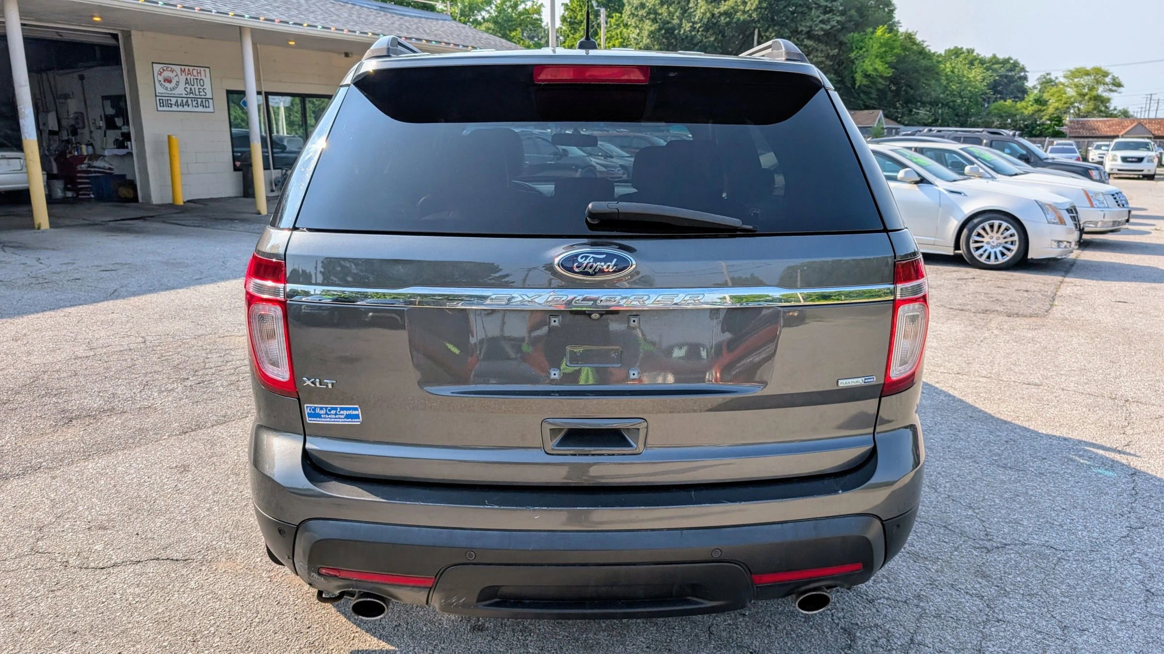 Used 2015 Ford Explorer XLT w/ Equipment Group 202A image 6