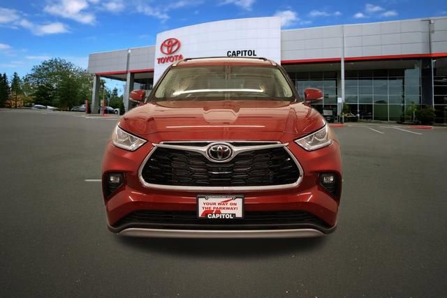 New 2026 Toyota Highlander Platinum AWD/4WD image 6