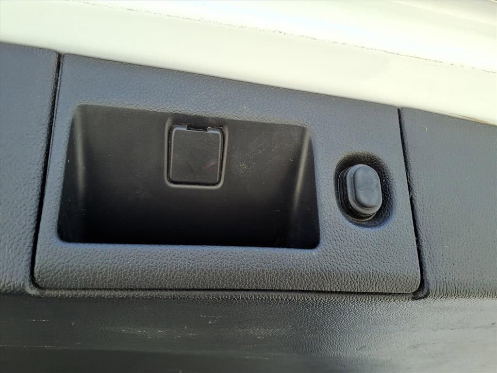 Used 2018 Chevrolet Suburban Premier image 9