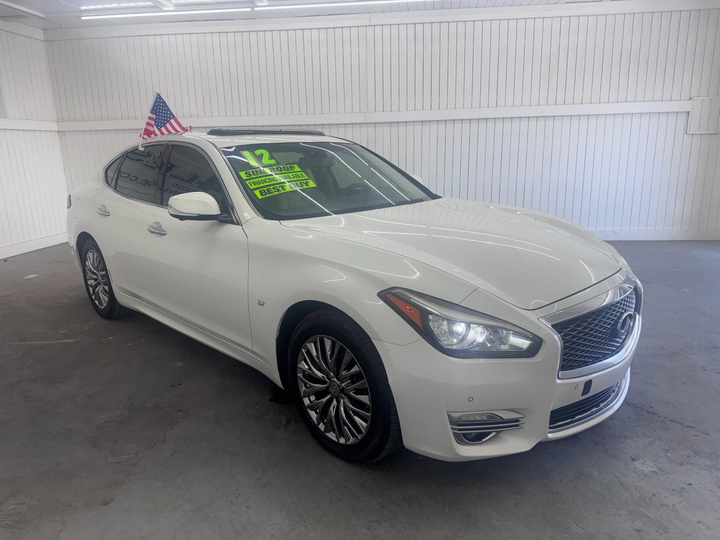 Used 2015 INFINITI Q70 3.7 RWD image 3