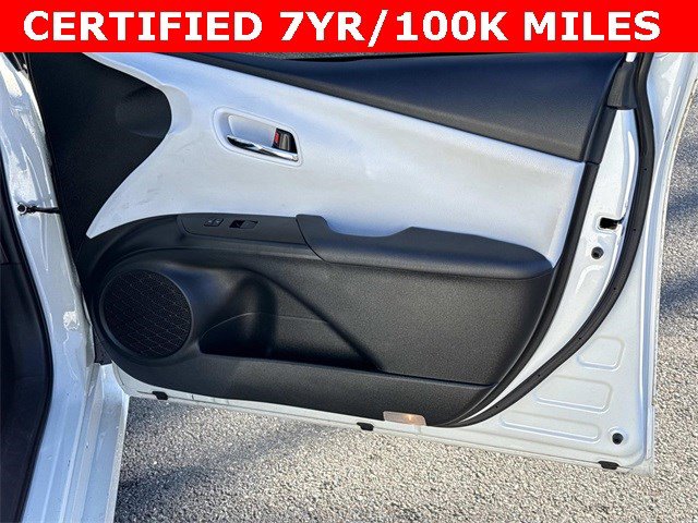 Used 2019 Toyota Prius XLE image 8