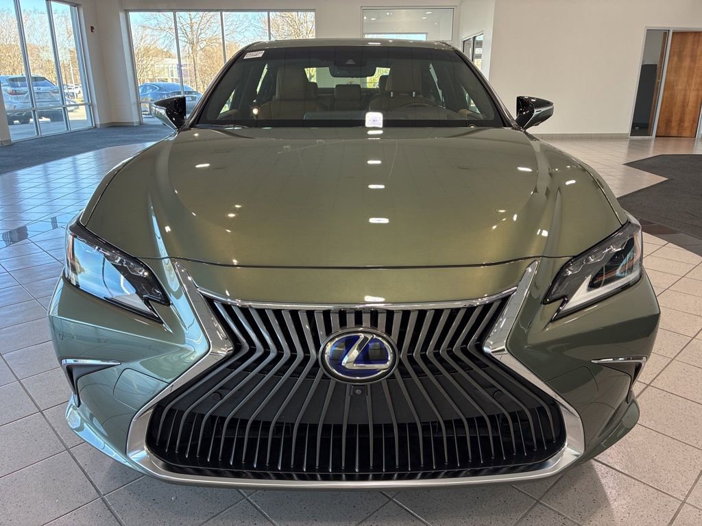 Certified 2019 Lexus ES 300h Ultra Luxury image 2