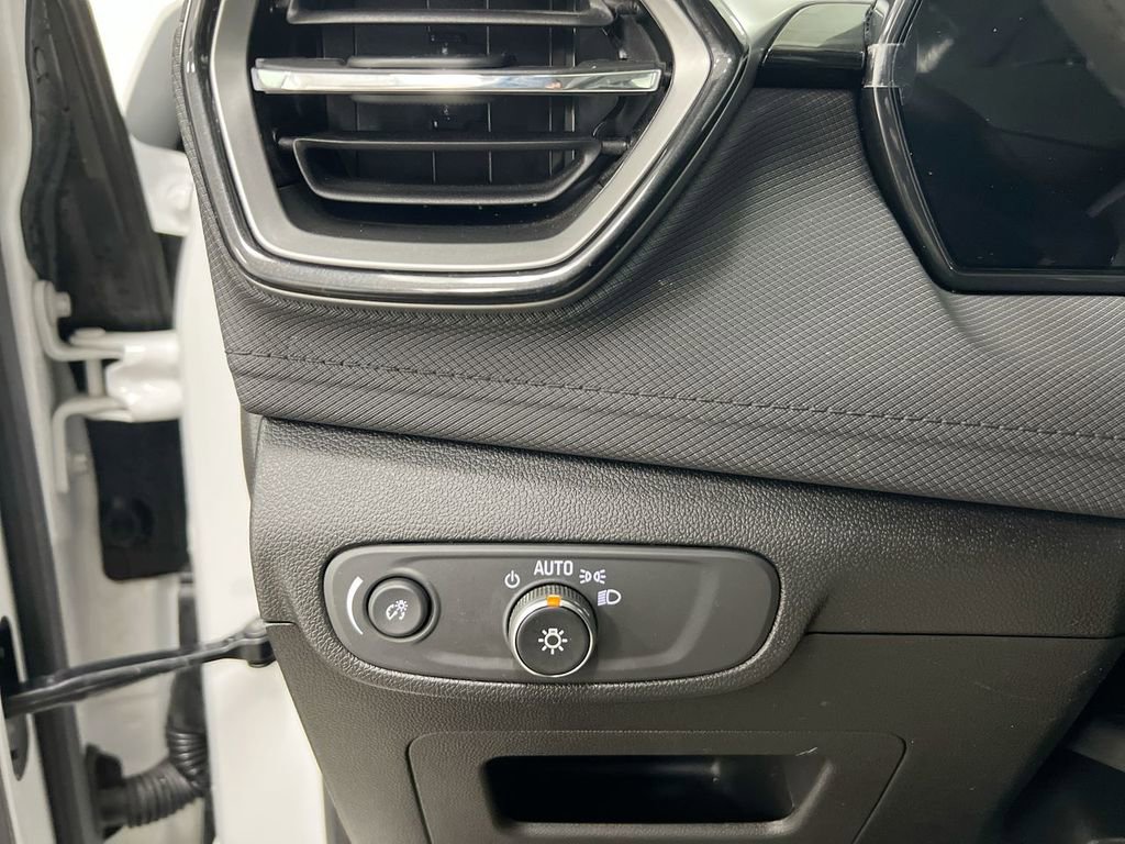 Used 2025 Chevrolet TrailBlazer LT image 18