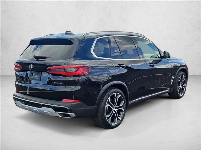 Used 2022 BMW X5 sDrive40i w/ Parking Assistance Package image 5