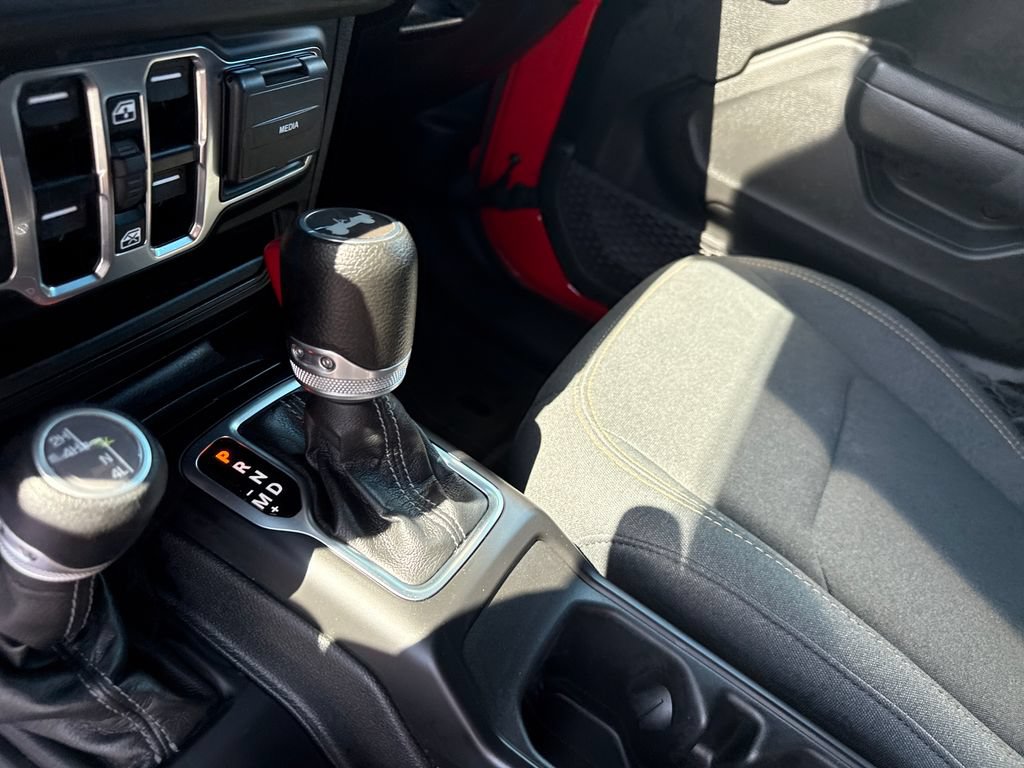 Used 2024 Jeep Wrangler Unlimited Sport AWD/4WD image 38