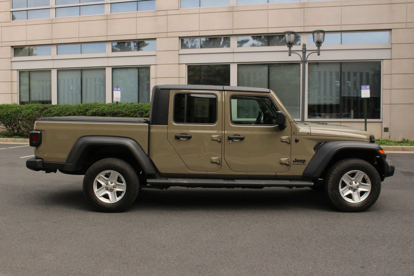 Used 2020 Jeep Gladiator Sport w/ Quick Order Package 24S AWD/4WD image 6