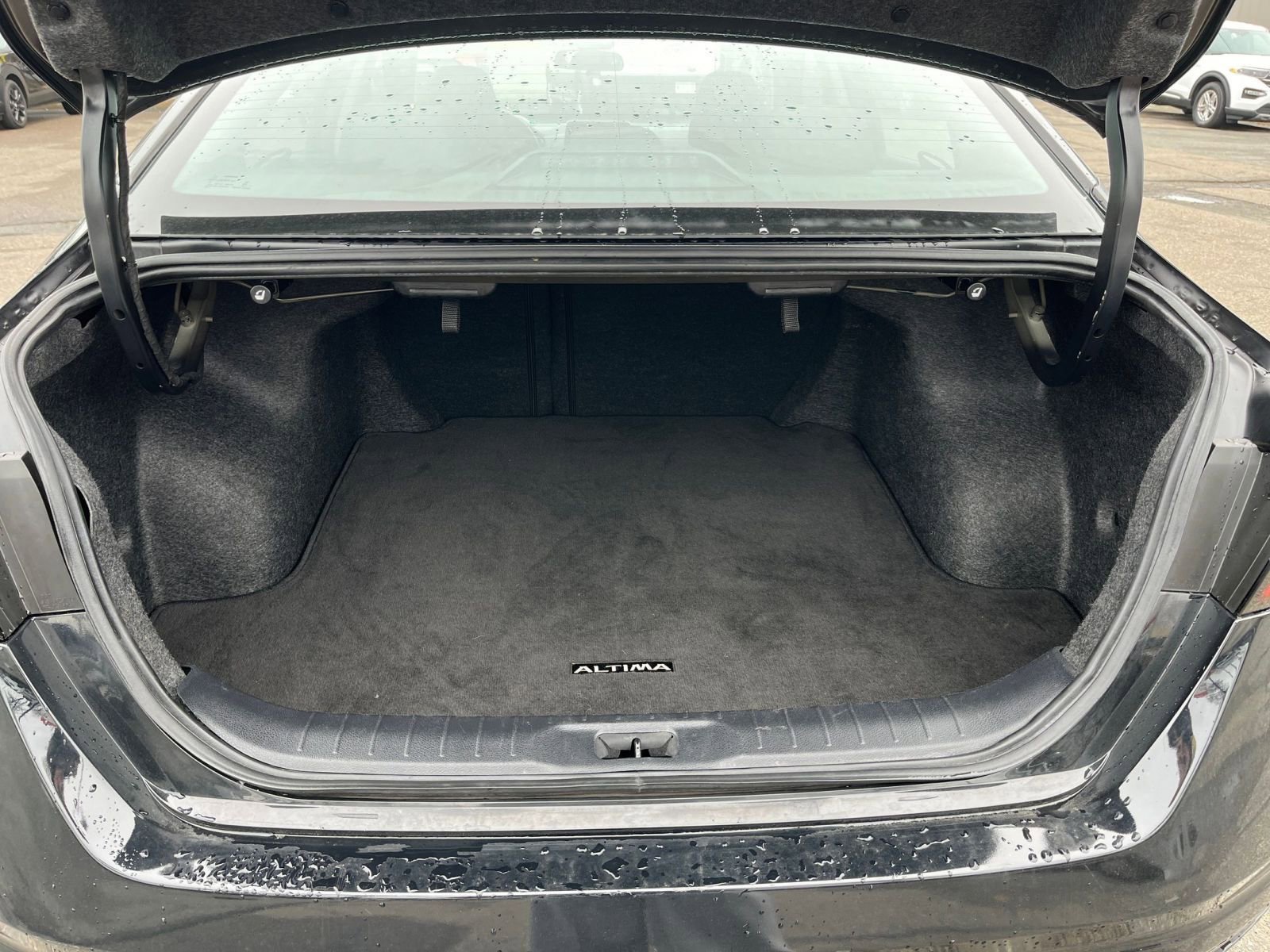 Used 2025 Nissan Altima 2.5 SV FWD image 29