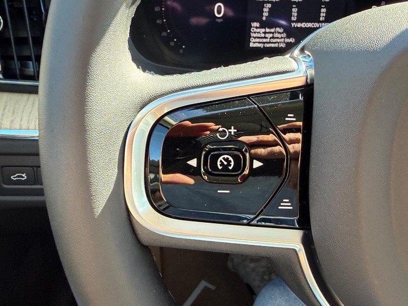 New 2027 Volvo XC60 T8 Plus AWD/4WD image 11