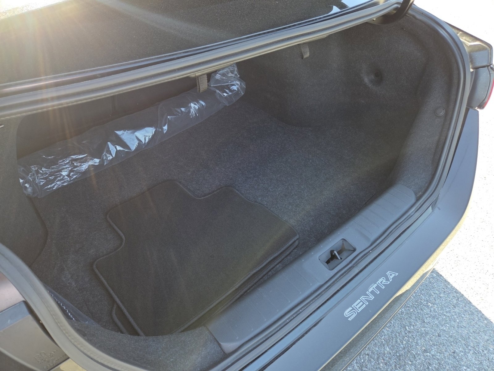 Used 2025 Nissan Sentra SV w/ Trunk Package image 20