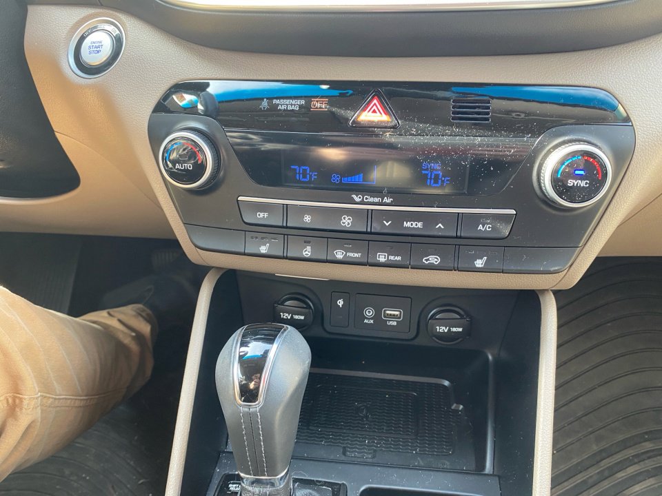 Used 2020 Hyundai Tucson Limited w/ Winter Weather Package AWD/4WD image 22