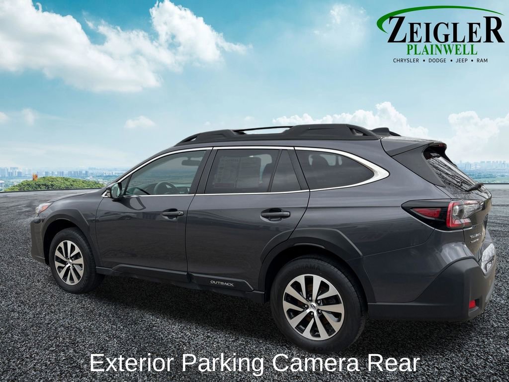Used 2023 Subaru Outback Premium image 4
