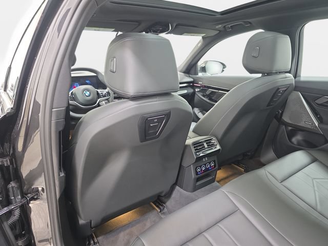 Used 2026 BMW 530i xDrive w/ Premium Package AWD/4WD image 10