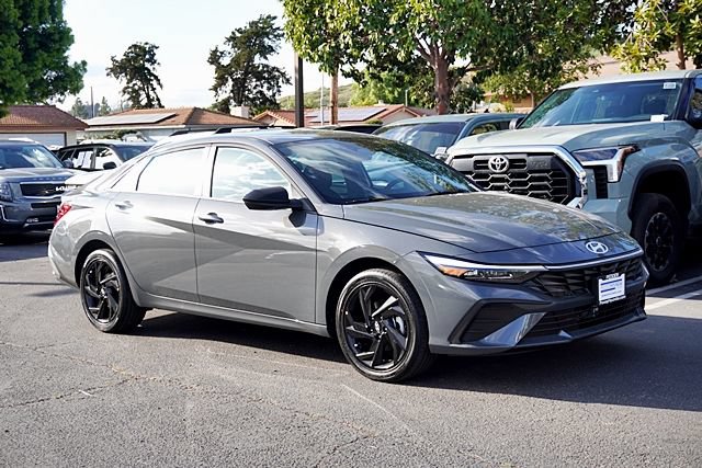 New 2026 Hyundai Elantra Sport FWD image 6