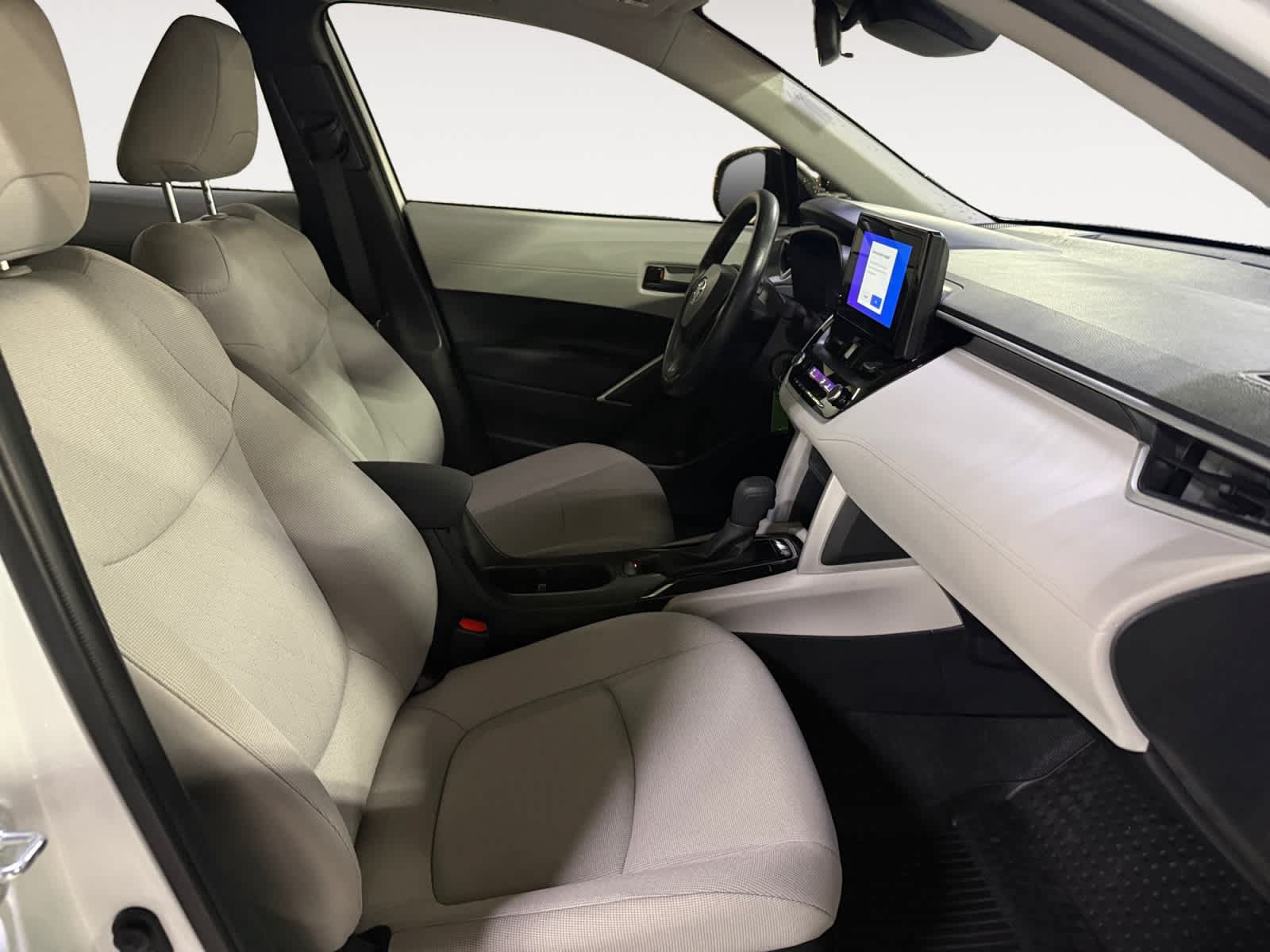 Used 2025 Toyota Corolla Cross L FWD image 22