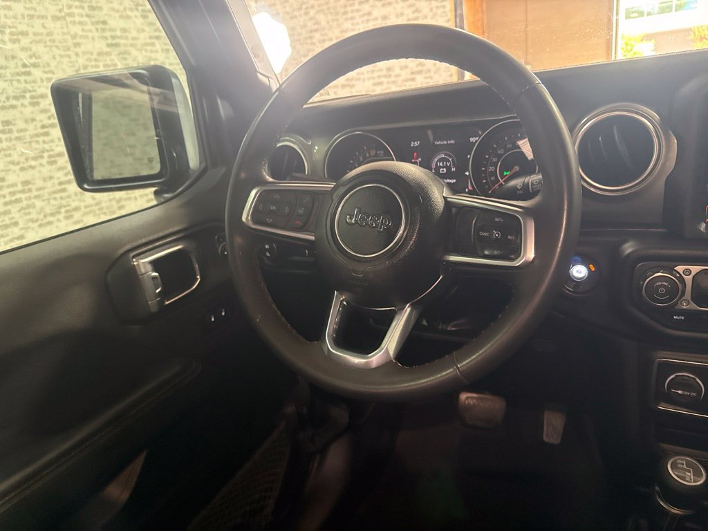 Used 2023 Jeep Gladiator Overland AWD/4WD image 17