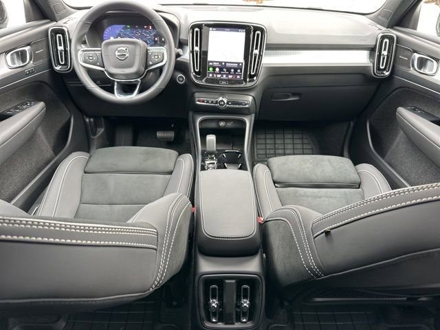 New 2026 Volvo XC40 B5 Ultra w/ Climate Package AWD/4WD image 11