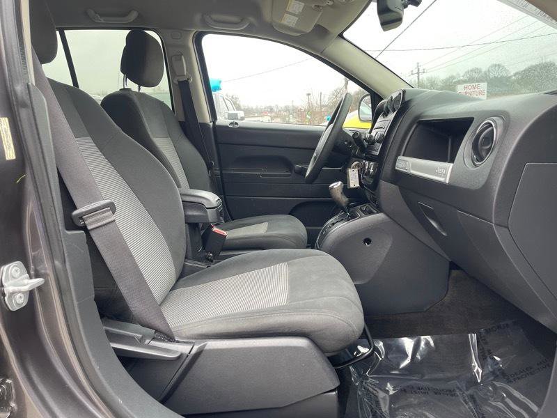 Used 2017 Jeep Compass Sport FWD image 12