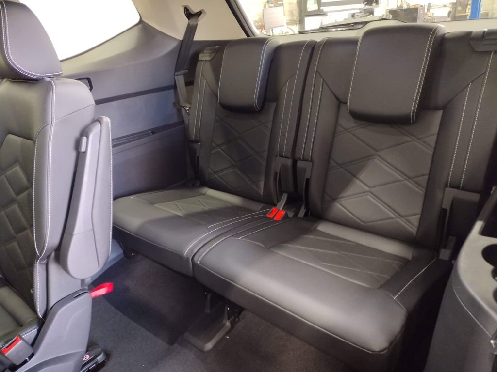 New 2026 Volkswagen Atlas SE image 28