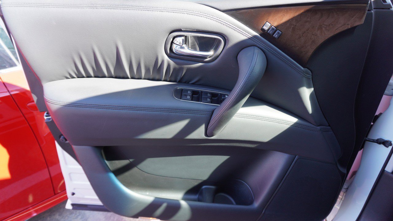 Used 2012 INFINITI QX56 2WD w/ Deluxe Touring Pkg image 17