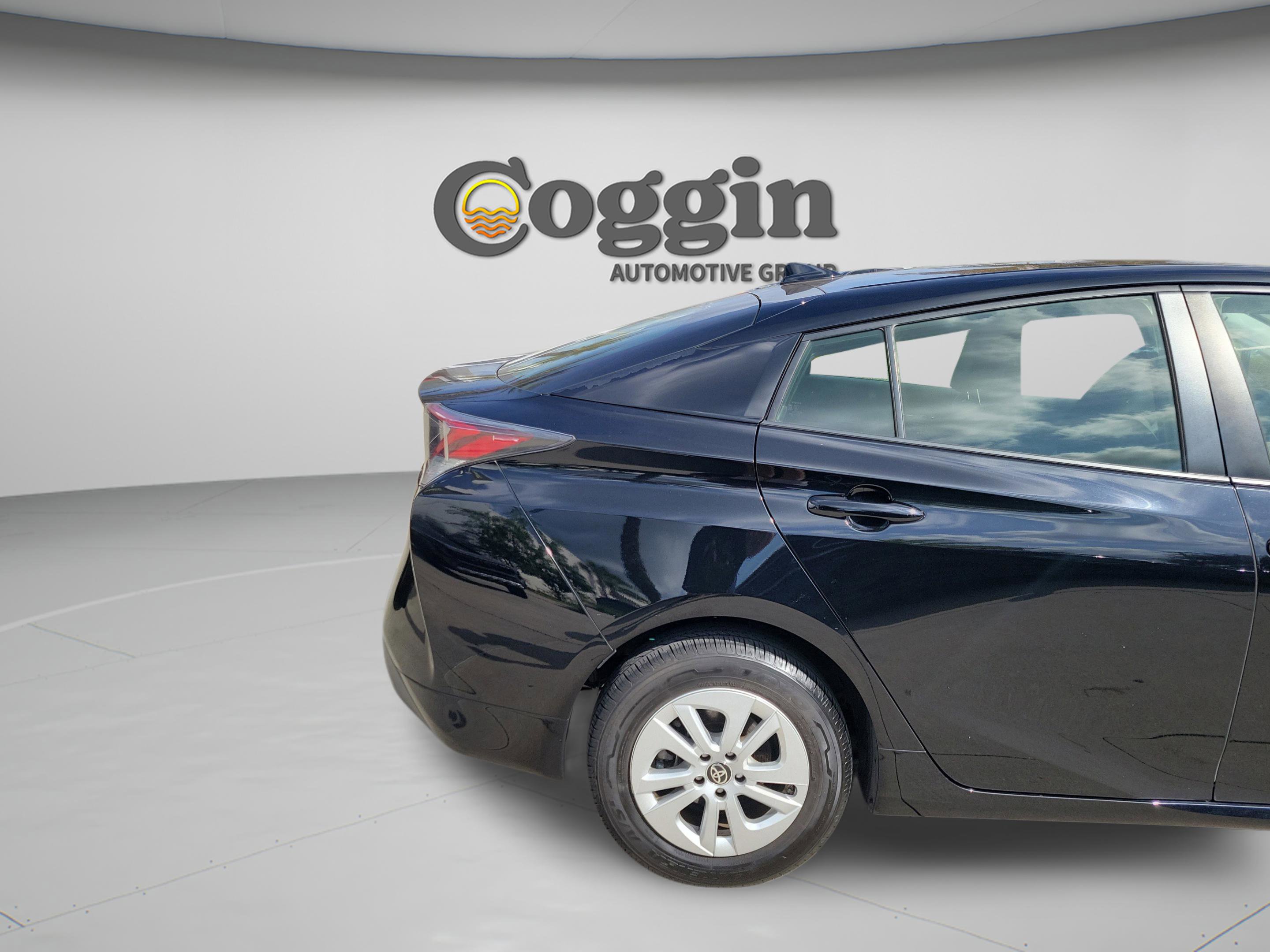 Used 2017 Toyota Prius One FWD image 29