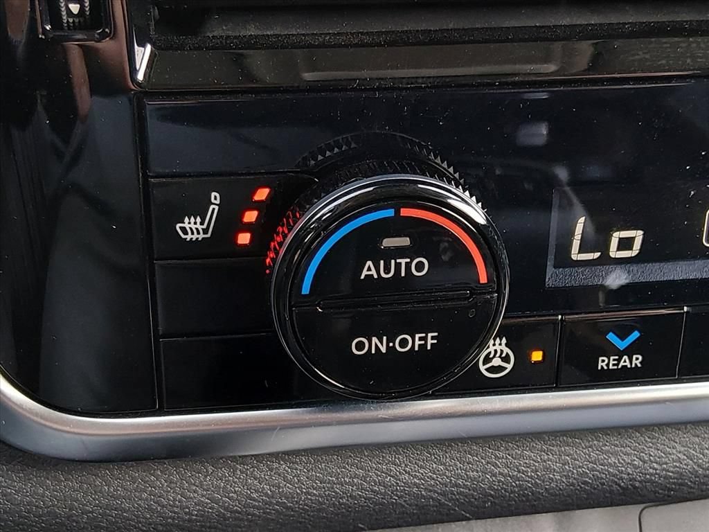 Certified 2025 Nissan Rogue Platinum w/ Tech Package FWD image 19